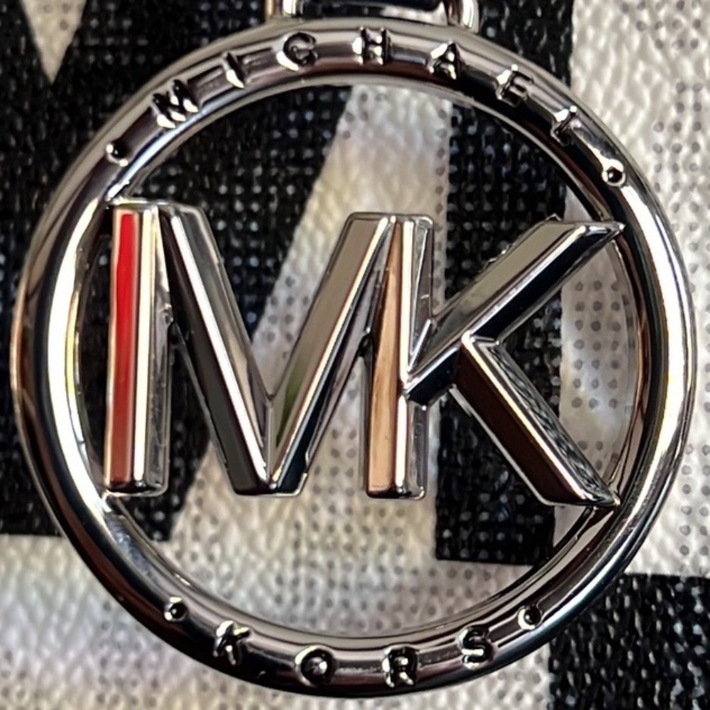 Mom ♥️…Michael Kors 100% original with tags. Never used. Gorgeous leather. - Picture 2 of 10